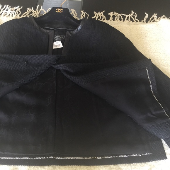 CHANEL ICONIC TWEED JACKET❤️HP - Picture 3 of 10